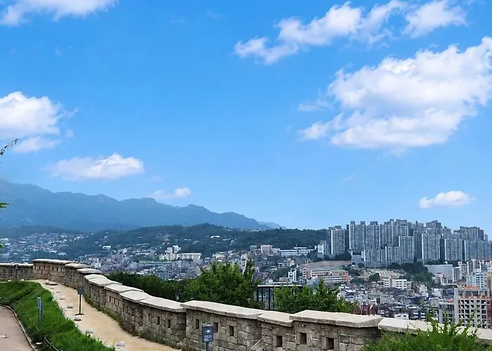 아파트 2br Private House Hansung Near Daehangno & Naksan Park